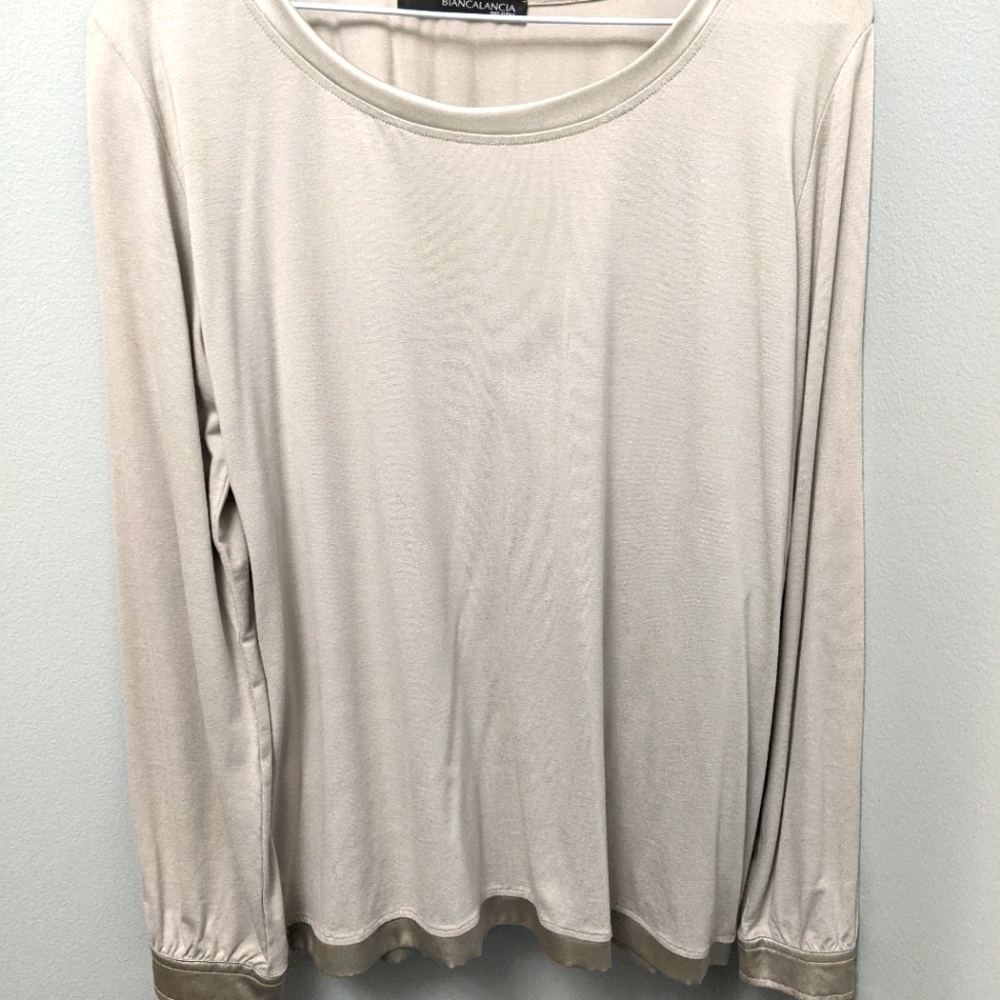 BiancaLancia Silk Trimmed Cream Colored Top. No Flaws &  Comfortable.  Size L.